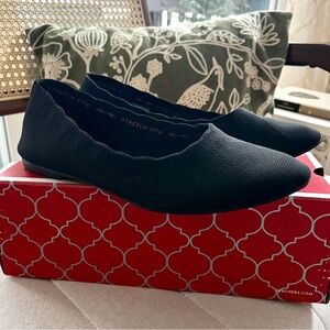 Skechers Women’s Black Cleo Bewitch Air-Cooled Memory Foam Slip-Ons (8.5M)